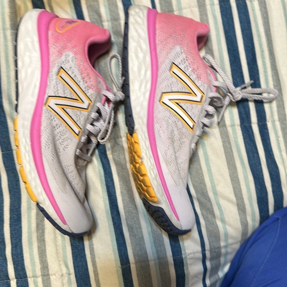 New Balancece - Picture 4 of 5